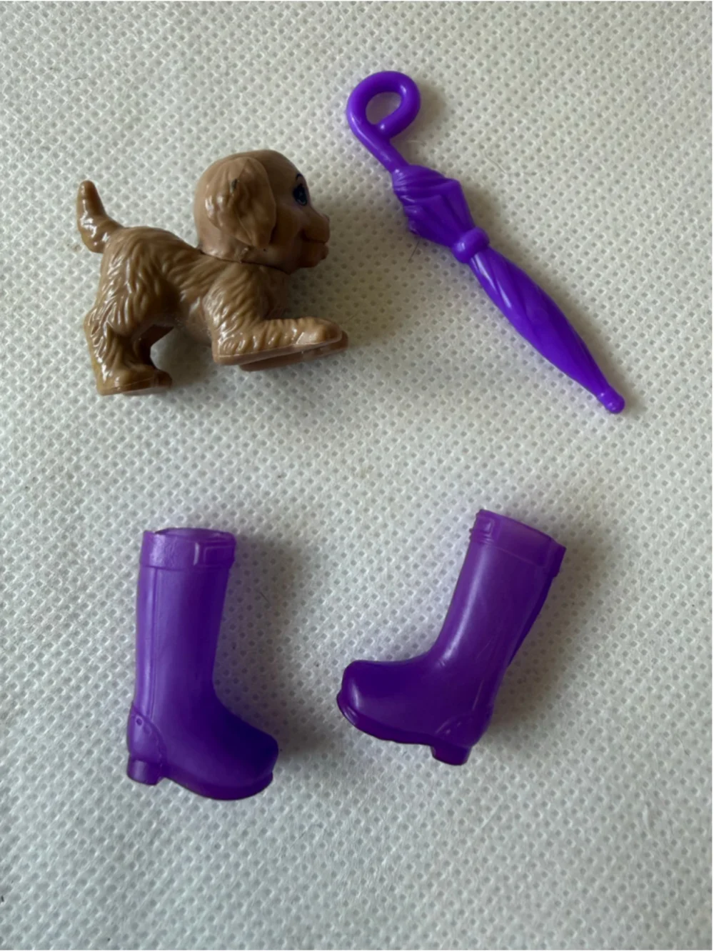 Barbie Club Chelsea Doll Fashion & Accessories Rainy Day Rainboots Dog